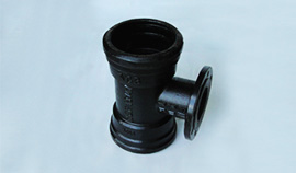 Tê com bolsa flange